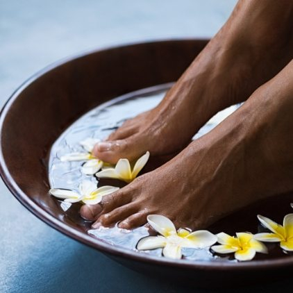 Dubai Call Girls giving massage